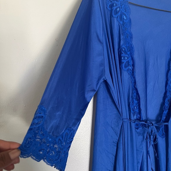 Shadowline Blue Satin Robe - Picture 3 of 8
